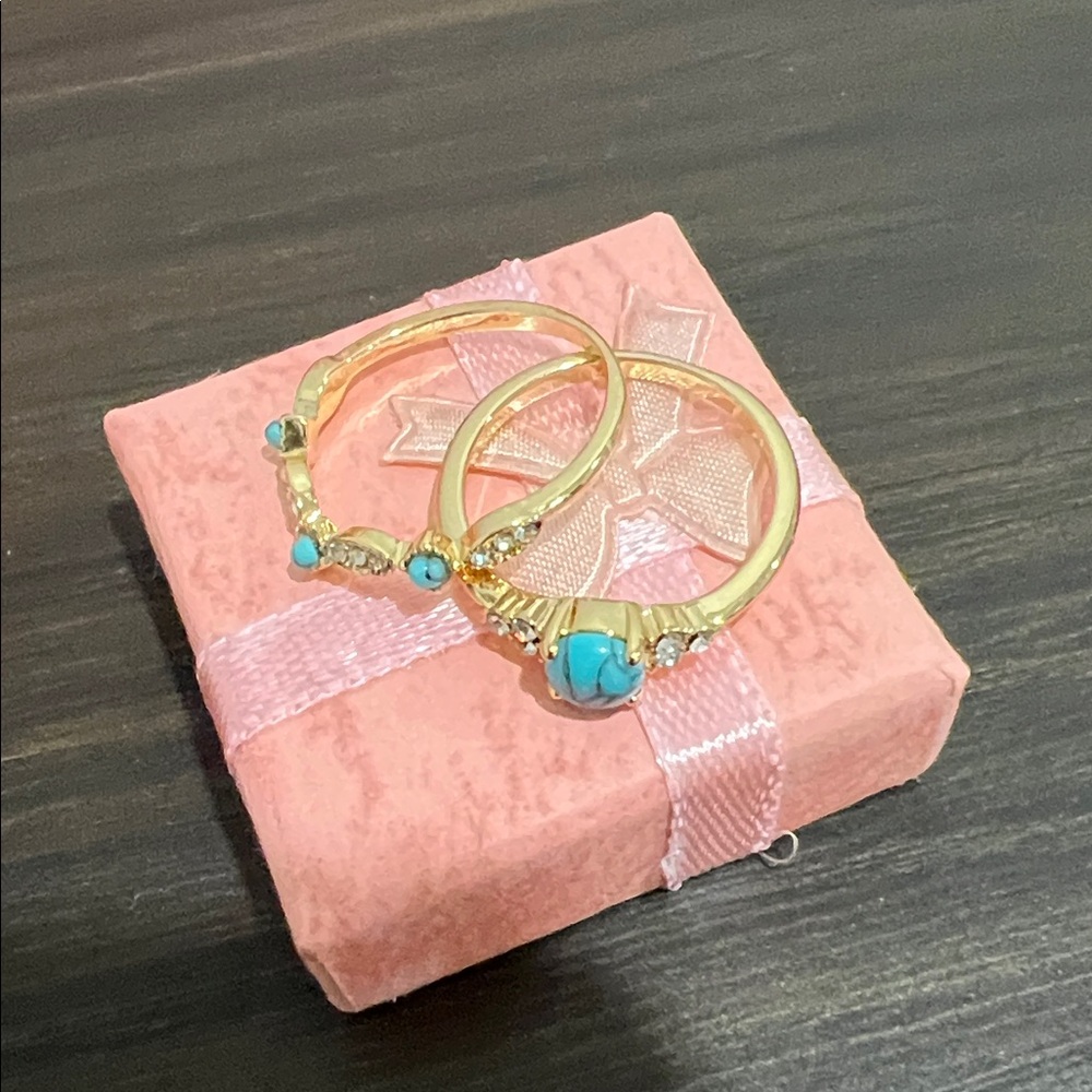 Elegant Gold and Turquoise Women's Bangles